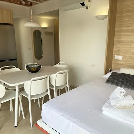 Apartment Agi Arago Roses