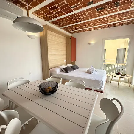Apartment Agi Arago Roses